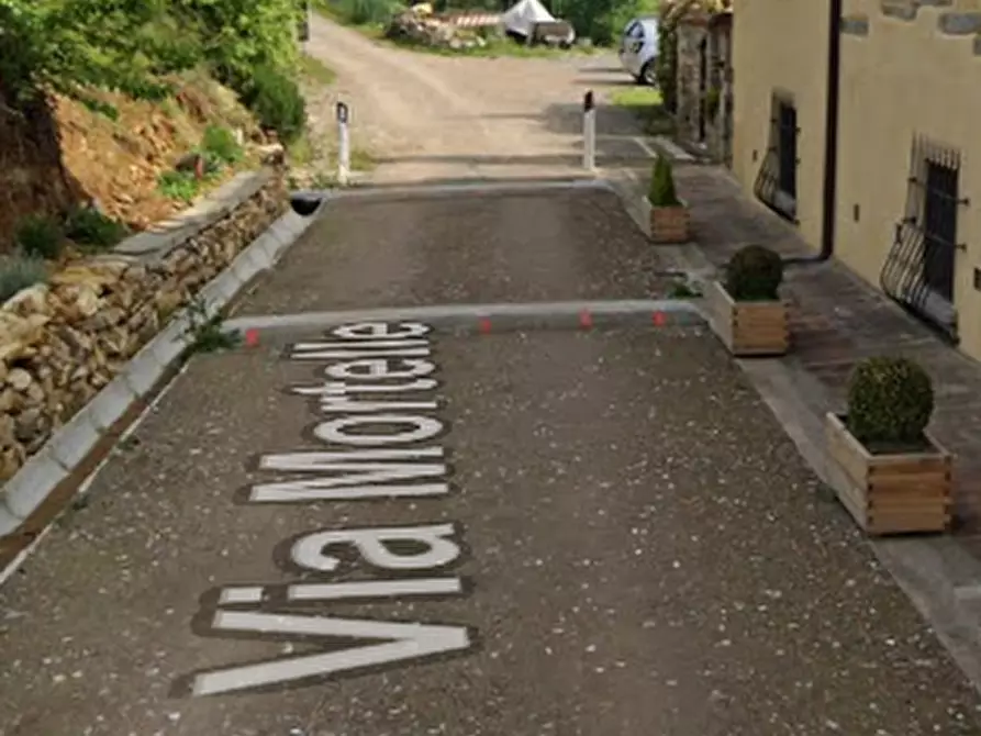 Immagine 12 di Posto auto in vendita  in Via Mortelle  a Carmignano