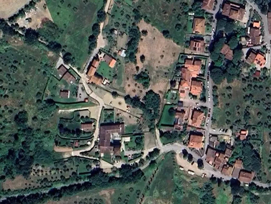 Immagine 14 di Posto auto in vendita  in Via Mortelle  a Carmignano