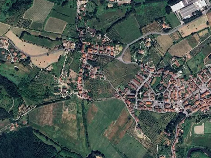 Immagine 15 di Posto auto in vendita  in Via Mortelle  a Carmignano