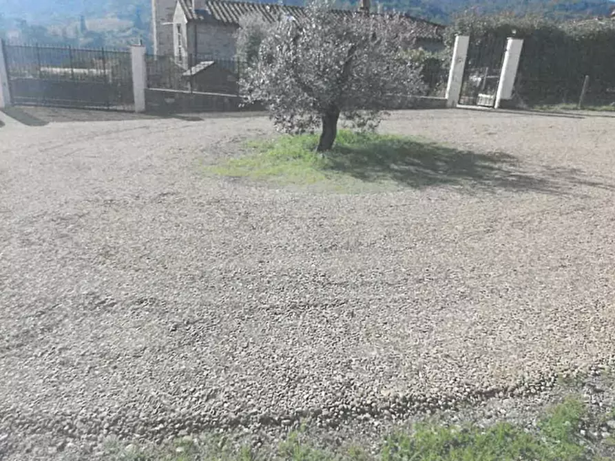 Immagine 6 di Posto auto in vendita  in Via Mortelle a Carmignano