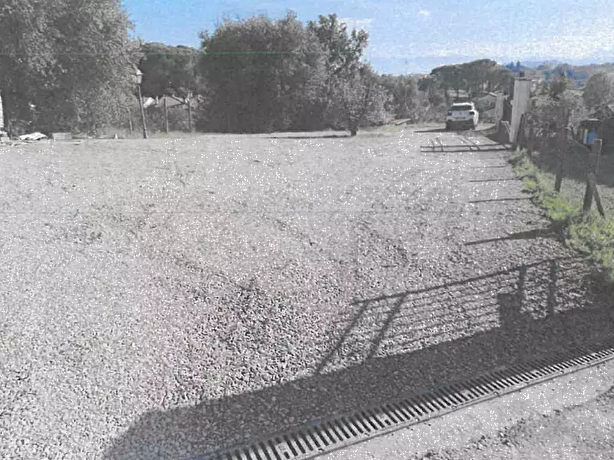 Immagine 5 di Posto auto in vendita  in Via Mortelle a Carmignano