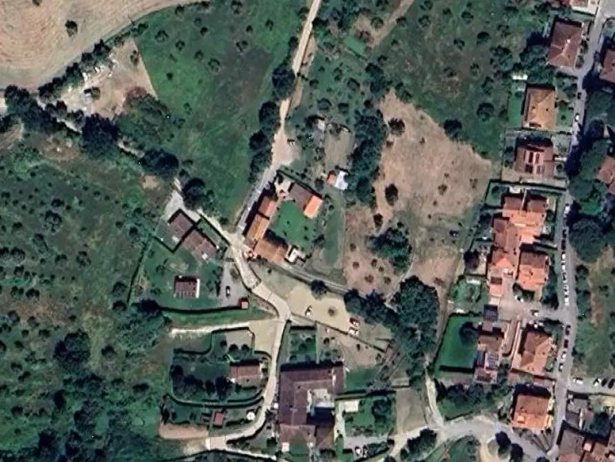 Immagine 13 di Posto auto in vendita  in Via Mortelle a Carmignano