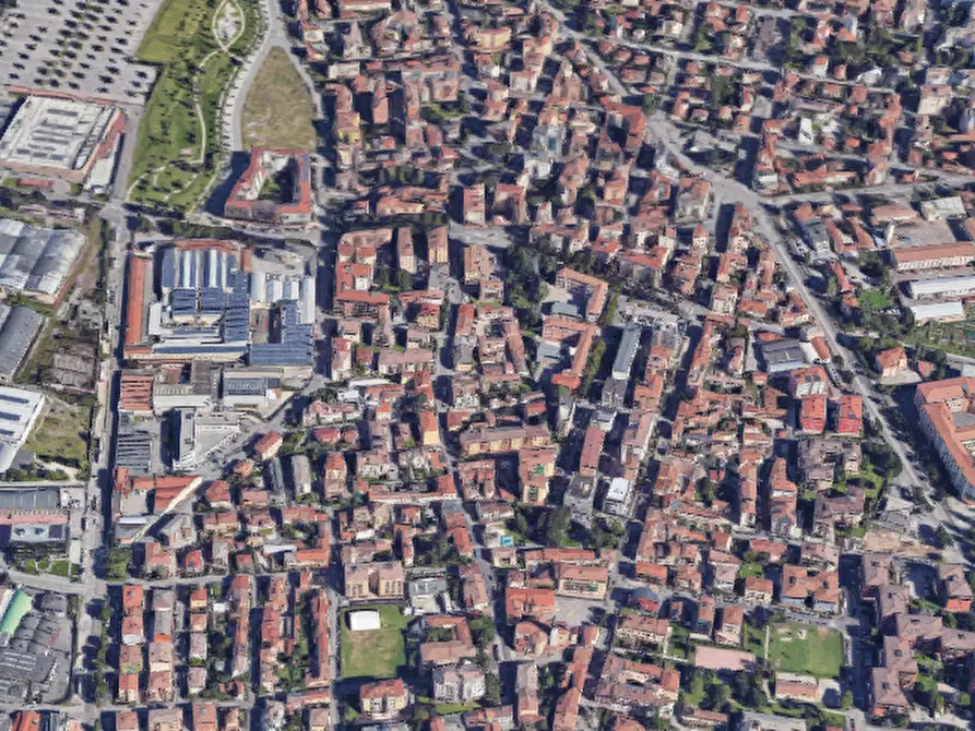 Immagine 8 di Garage in vendita  in Via Udine a Verona