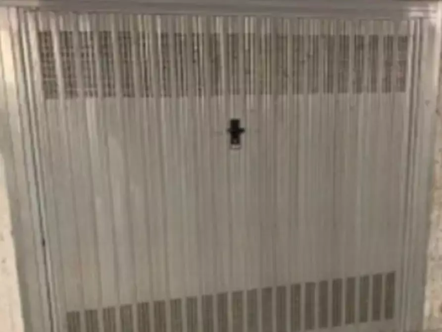 Immagine 3 di Garage in vendita  in Via Udine a Verona