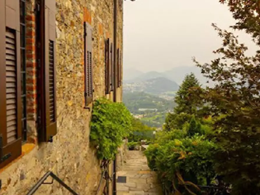 Immagine 31 di Stabile in vendita  in Via Costa a Camerata Cornello