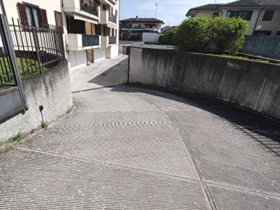 Immagine 2 di Garage in vendita  in Via Chinnici  a San Zenone Al Lambro