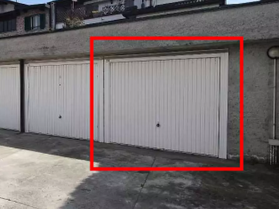 Immagine 3 di Garage in vendita  in Via Chinnici  a San Zenone Al Lambro