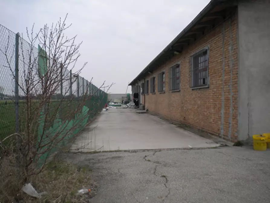 Immagine 1 di Capannone industriale in vendita  in Via Cento a San Giovanni In Persiceto