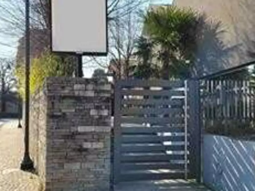 Immagine 6 di Negozio in vendita  in Via XXIV Maggio a Viganò