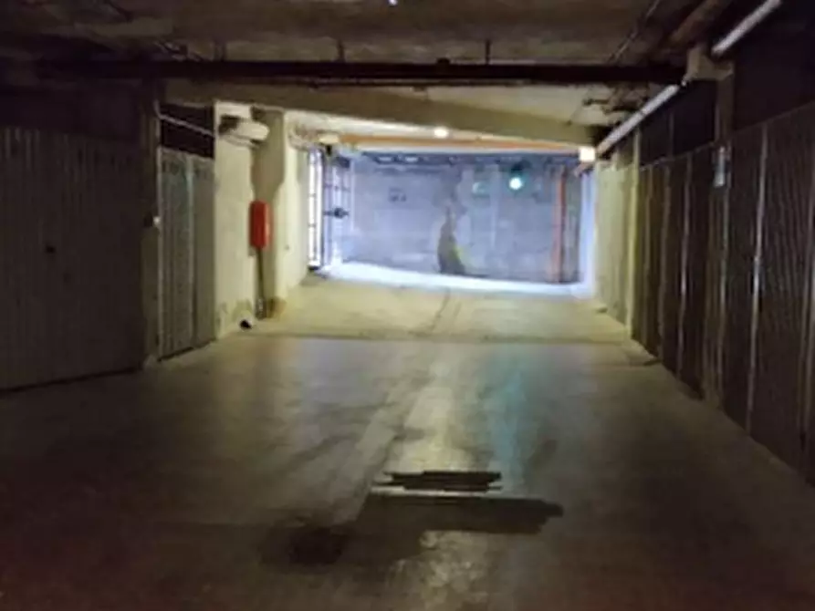 Immagine 1 di Garage in vendita  in Via Archirola a Modena
