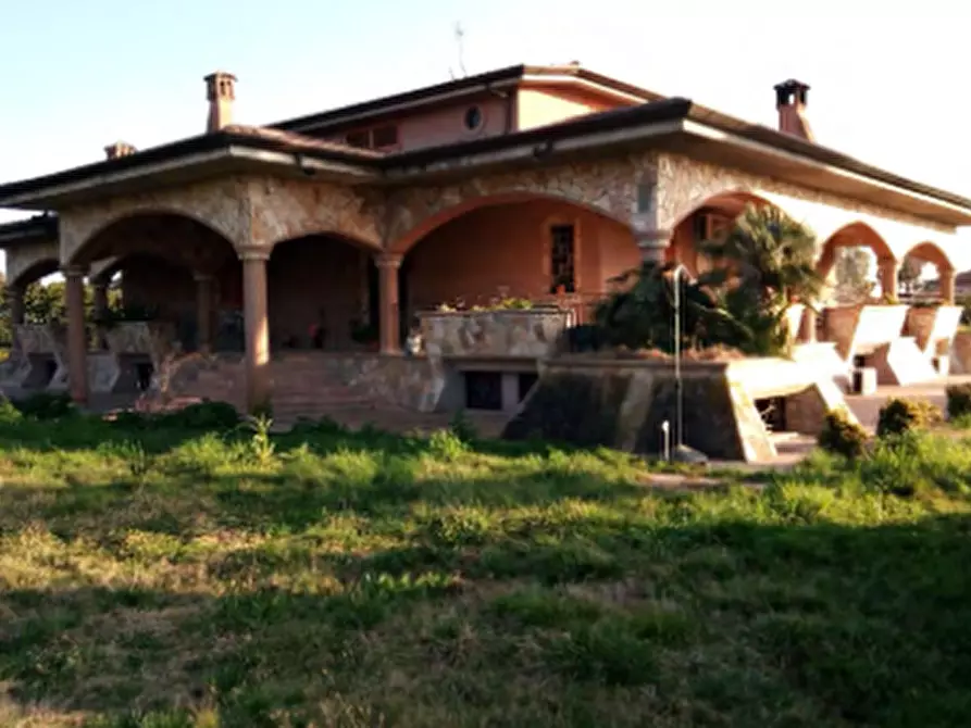 Immagine 4 di Villa in vendita  in via Giovenco a Aprilia