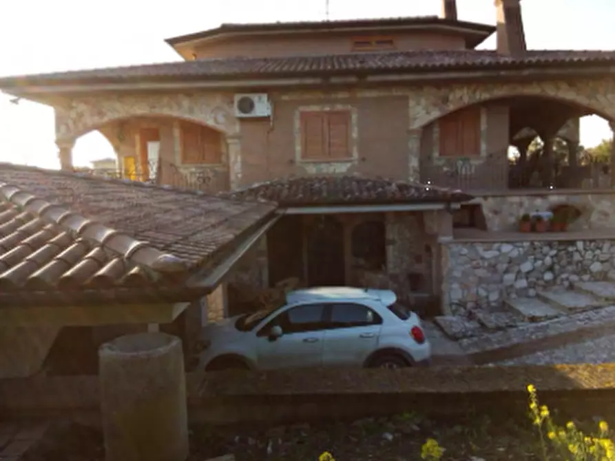 Immagine 9 di Villa in vendita  in via Giovenco a Aprilia