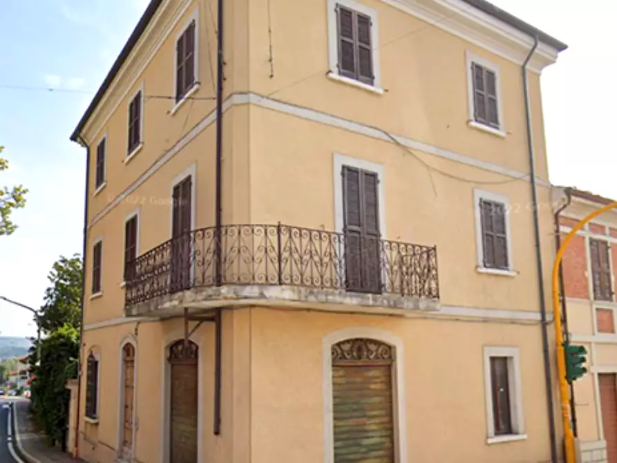 Immagine 2 di Stabile in vendita  in Via Flaminia a Colli Al Metauro