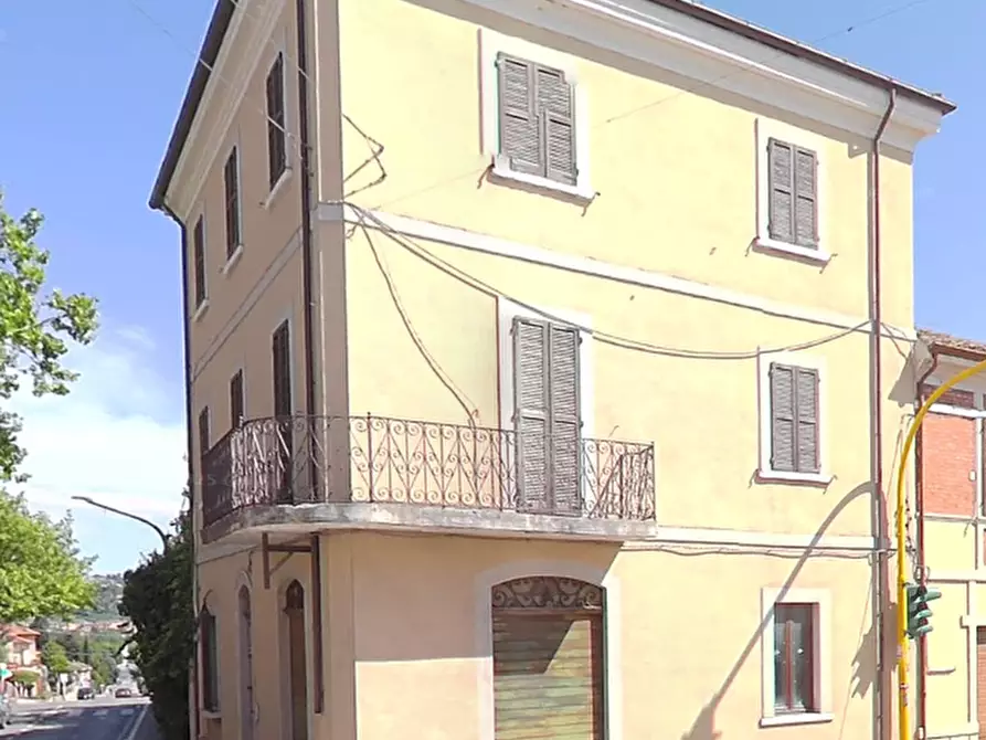Immagine 11 di Stabile in vendita  in Via Flaminia a Colli Al Metauro