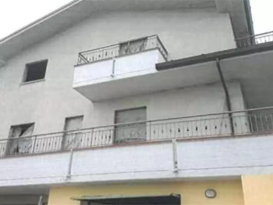 Immagine 4 di Porzione di casa in vendita  in Via Vittorio Veneto a Vallefoglia