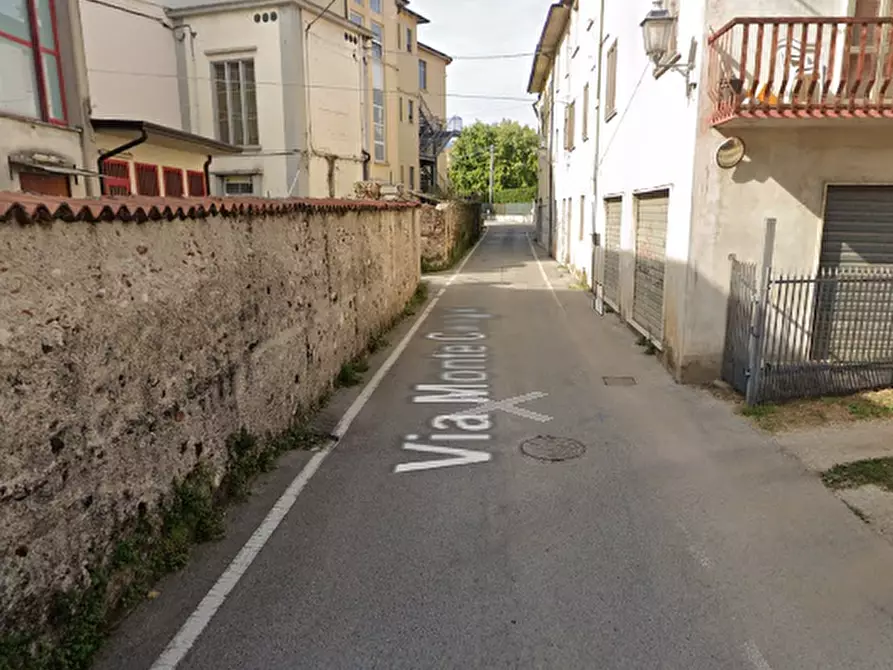 Immagine 7 di Porzione di casa in vendita  in Via Monte Cengio a Thiene