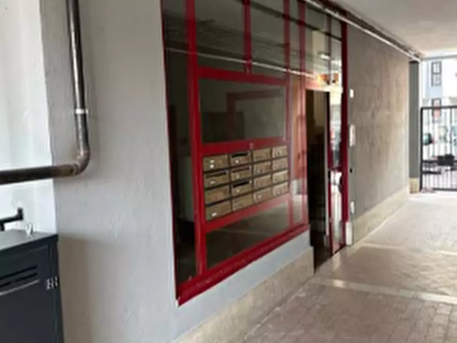 Immagine 5 di Appartamento in vendita  in Via Lione a Aprilia