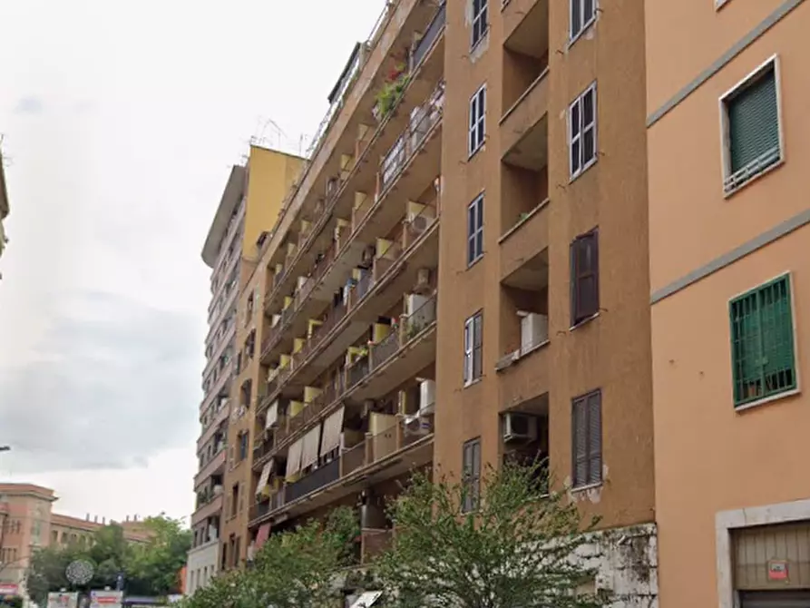 Immagine 5 di Appartamento in vendita  in Via Manlio Torquato a Roma