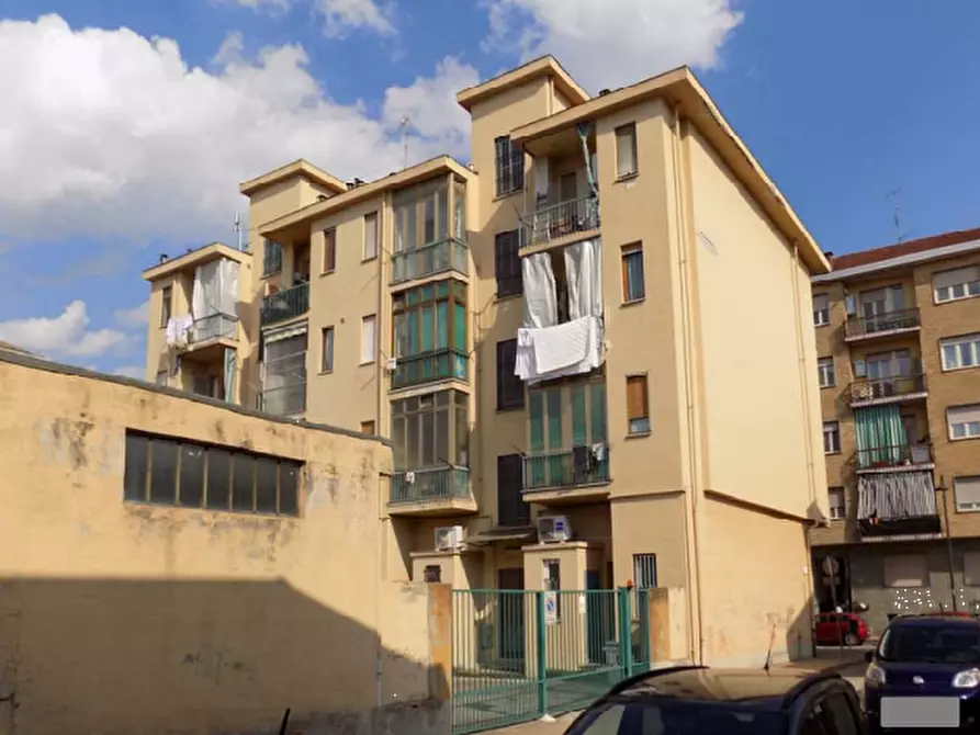 Immagine 2 di Negozio in vendita  in Via San Francesco d'Assisi a Nichelino