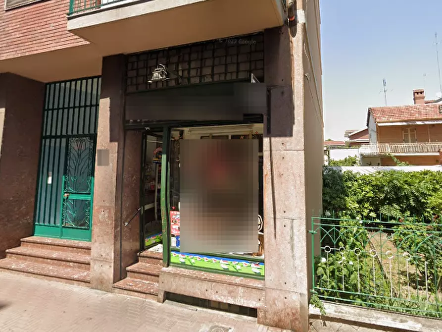 Immagine 5 di Negozio in vendita  in Via San Francesco d'Assisi a Nichelino