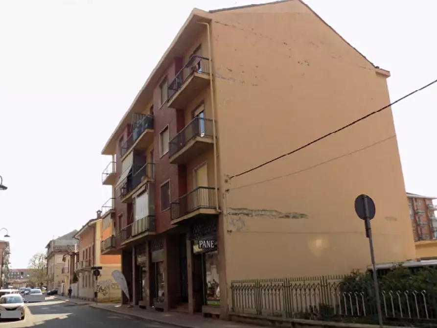 Immagine 23 di Negozio in vendita  in Via San Francesco d'Assisi a Nichelino