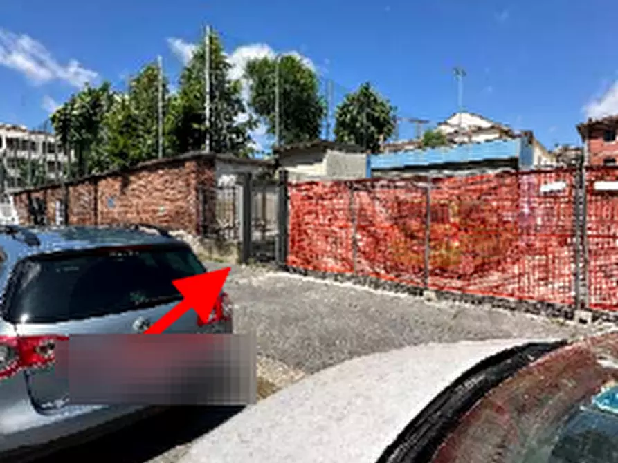 Immagine 1 di Garage in vendita  in Via Taormina a Milano