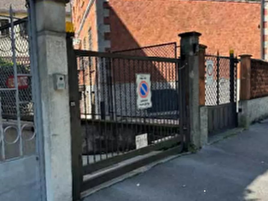 Immagine 6 di Garage in vendita  in Via Taormina a Milano
