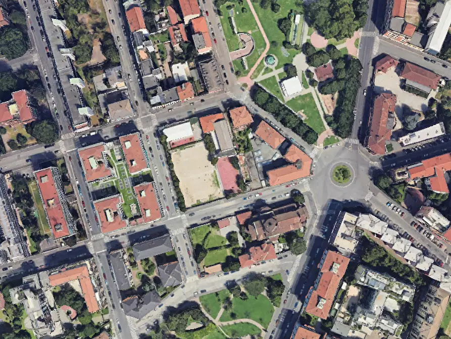 Immagine 12 di Garage in vendita  in Via Taormina a Milano