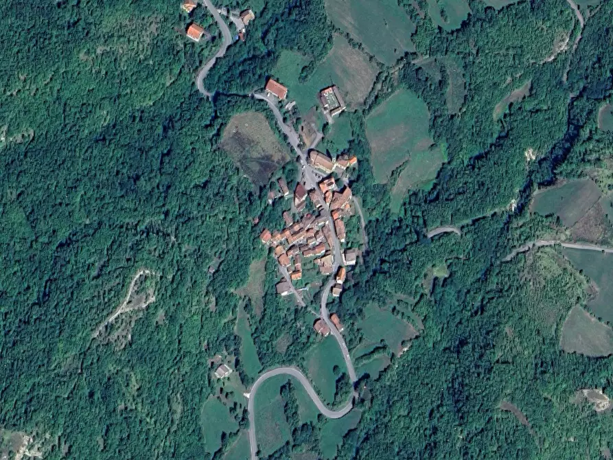 Immagine 14 di Casa indipendente in vendita  in Frazione Garadassi  a Fabbrica Curone