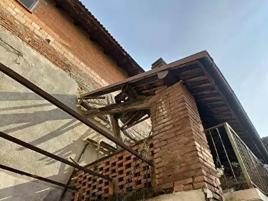 Immagine 1 di Porzione di casa in vendita  in Via Madre Chiara Ricci  a Castelspina