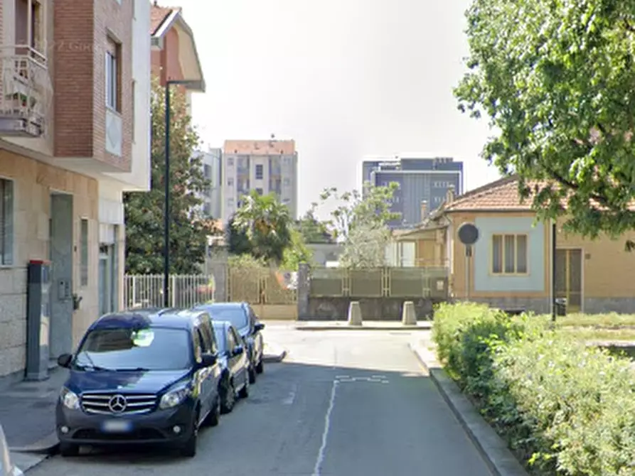 Immagine 5 di Garage in vendita  in Piazzale Pola  a Torino