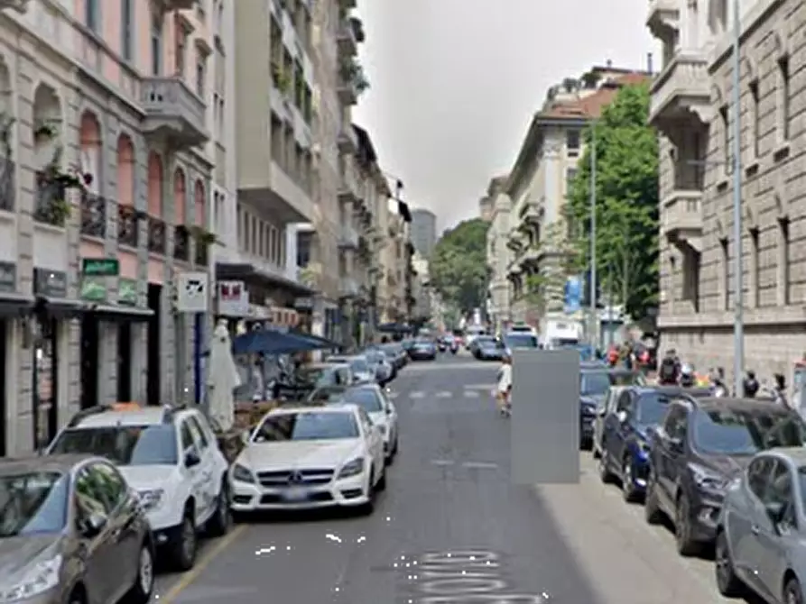 Immagine 8 di Appartamento in vendita  in Via san Gregorio  a Milano