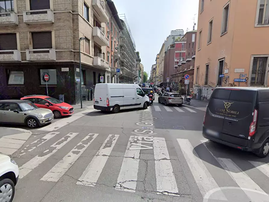 Immagine 9 di Appartamento in vendita  in Via san Gregorio  a Milano