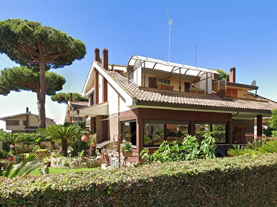 Immagine 4 di Porzione di villa in vendita  in Via Bouganville a Anzio