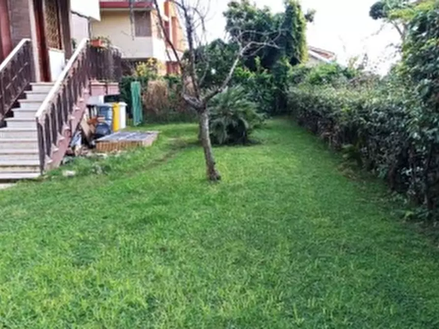 Immagine 17 di Porzione di villa in vendita  in Via Bouganville a Anzio