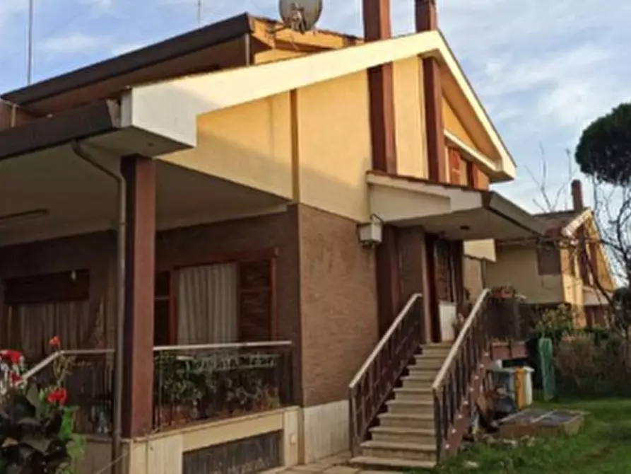 Immagine 21 di Porzione di villa in vendita  in Via Bouganville a Anzio