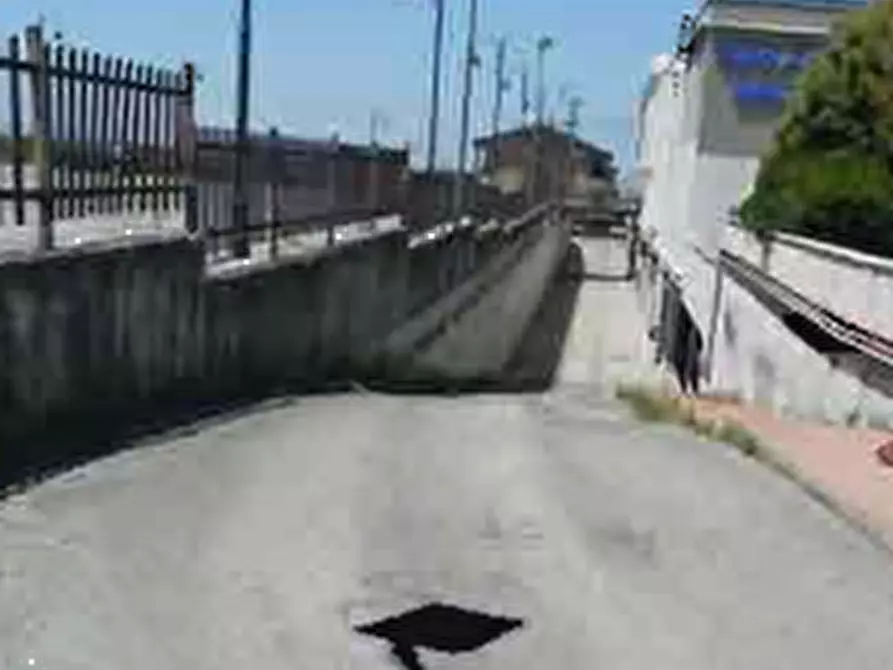 Immagine 2 di Magazzino in vendita  in Via Nettunense Nuova a Marino