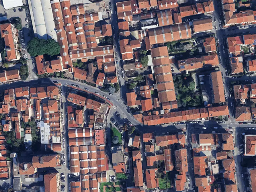 Immagine 11 di Capannone industriale in vendita  in Via Montalese a Prato