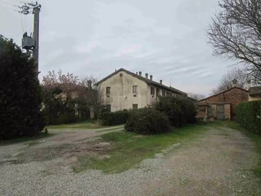 Immagine 5 di Appartamento in vendita  in Strada Case Nuove Canonici a Pavia