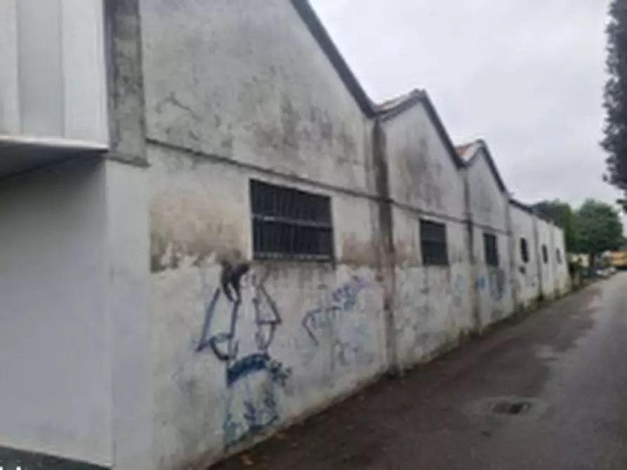 Immagine 1 di Capannone industriale in vendita  in Via Antonio Stoppani  a Seregno