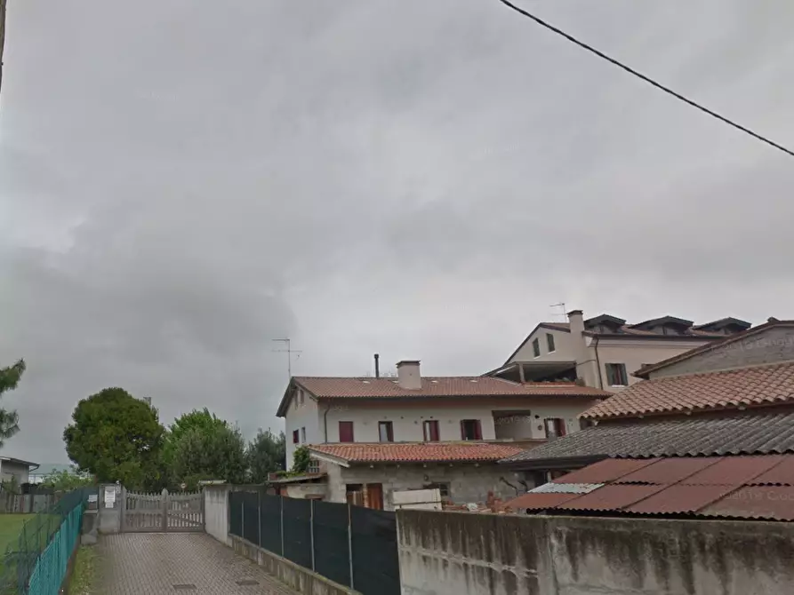 Immagine 3 di Garage in vendita  in Via Santo Stefano a Istrana