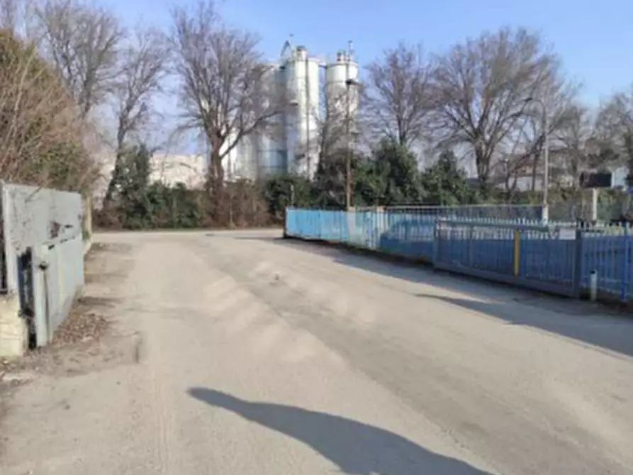 Immagine 7 di Laboratorio in vendita  in Via Thomas Alva Edison a Villorba