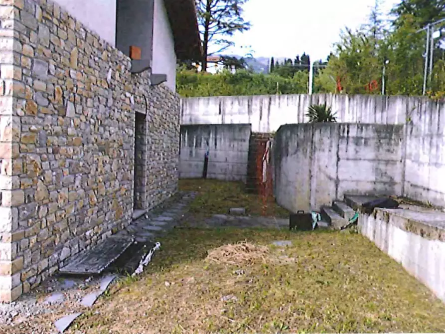 Immagine 11 di Appartamento in vendita  in Viale Papa Giovanni XXII a Caprino Bergamasco