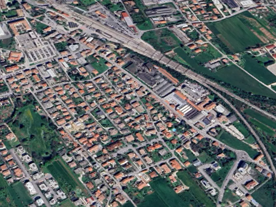 Immagine 9 di Negozio in vendita  in Via Risorgimento a Montebelluna