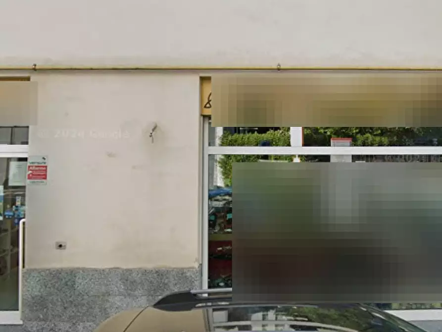 Immagine 4 di Negozio in vendita  in Via Candiani a Milano