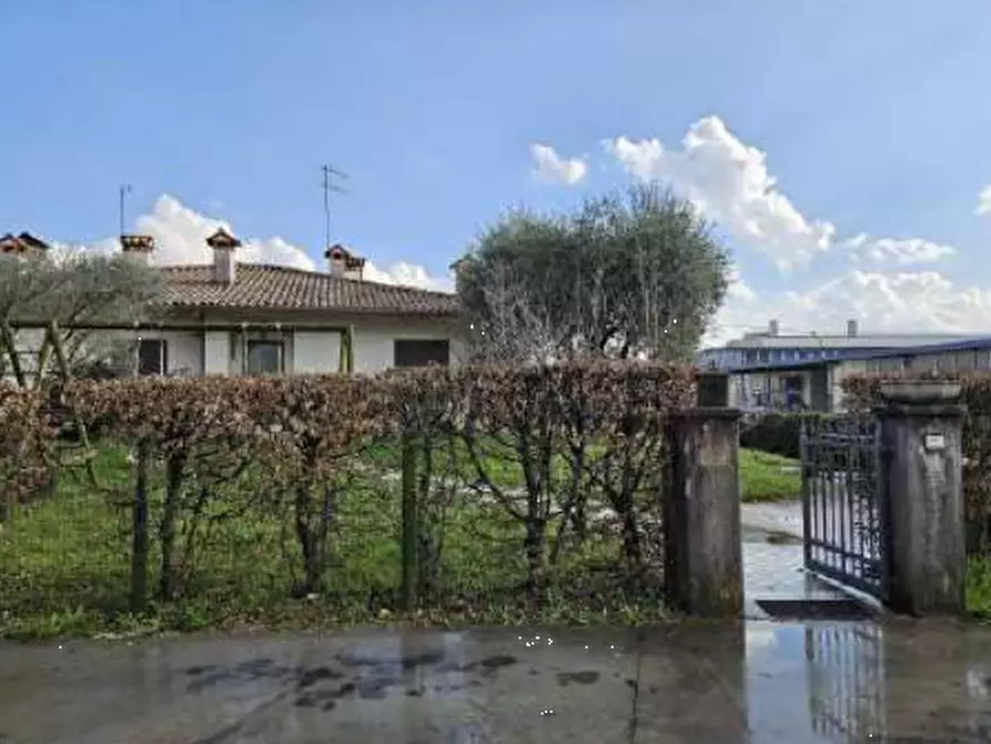 Immagine 2 di Villa in vendita  in Via San Paolo a Pieve Del Grappa