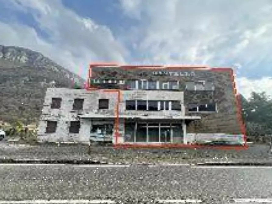 Immagine 5 di Magazzino in vendita  in Via Garibaldi a Monasterolo Del Castello