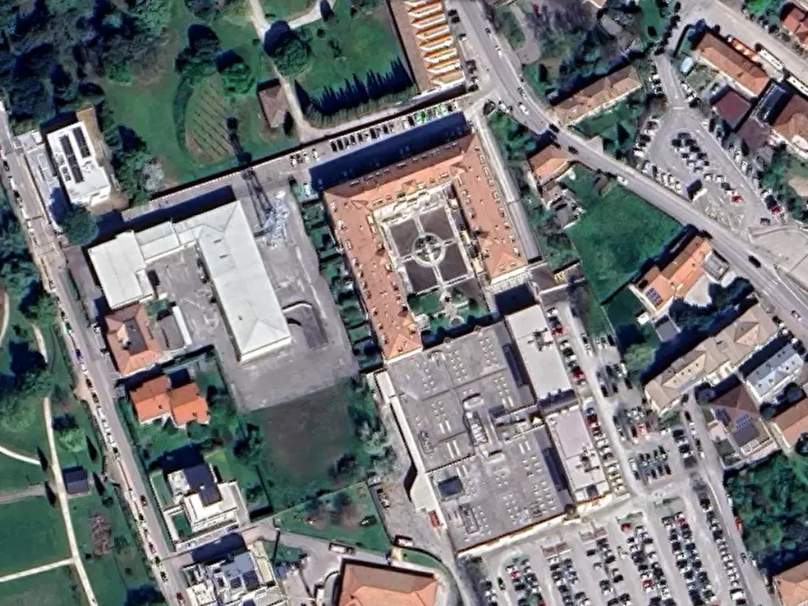 Immagine 7 di Negozio in vendita  in Via Risorgimento a Montebelluna