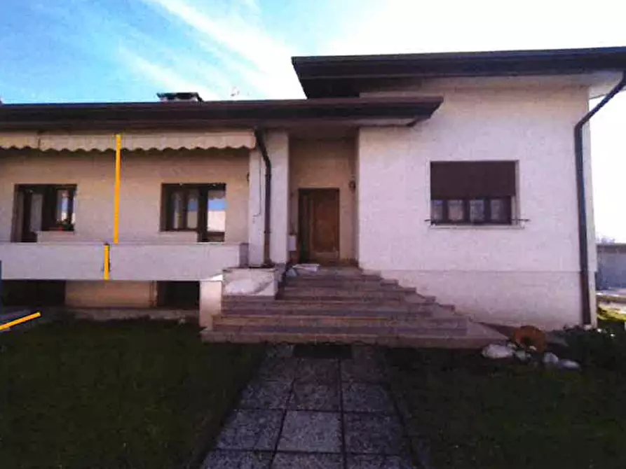 Immagine 1 di Porzione di villa in vendita  in Via XIX Luglio a Codognè