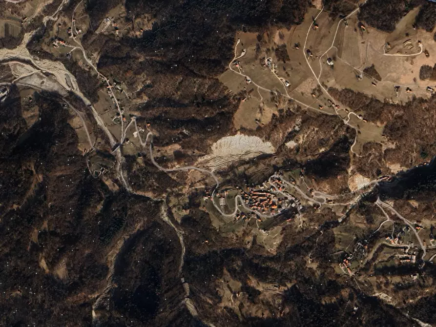 Immagine 13 di Porzione di casa in vendita  in Via I maggio a Tambre